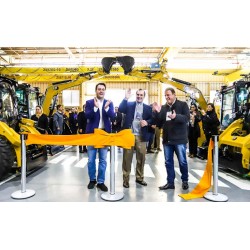 Produção de nova linha de montagem da Caterpillar gera 400 empregos